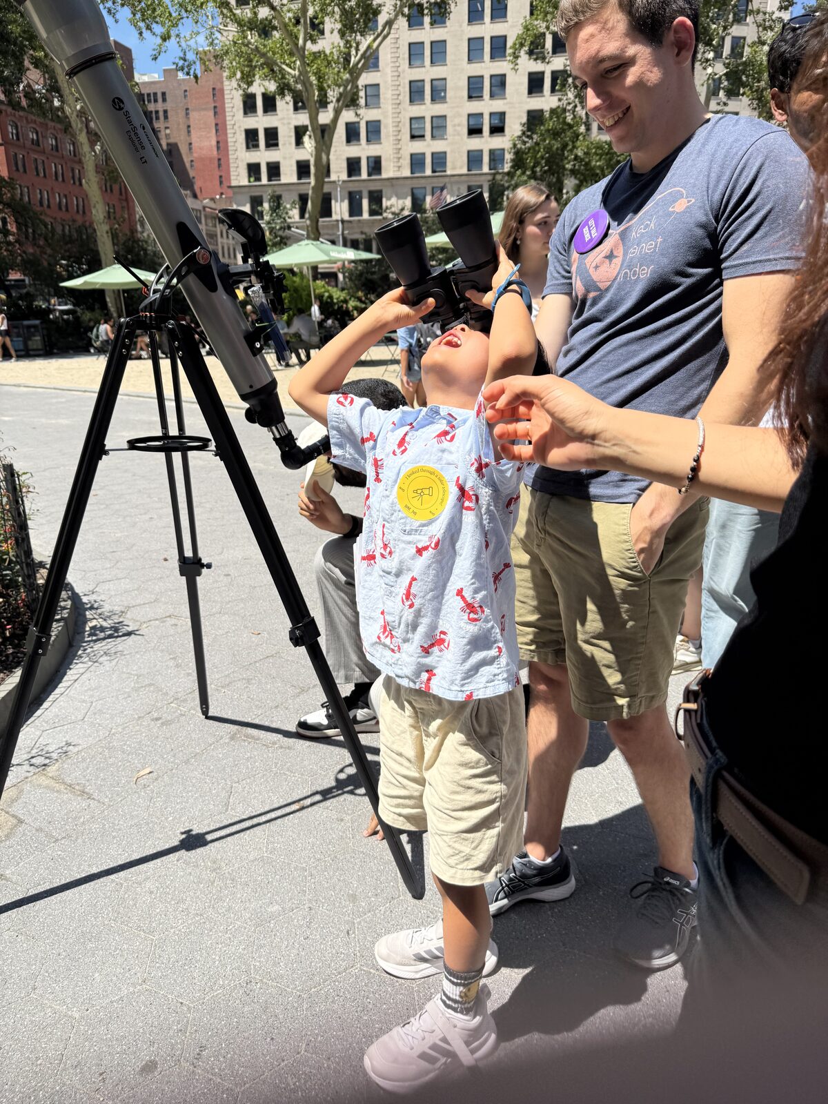 Safely observing the sun in NYC with some solar binoculars. Safely observing the sun in NYC with some solar binoculars.